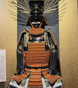 Armure de samouraï japonaise en fer, entièrement découpée en 3D, art traditionnel antique de collection - Product Image 3