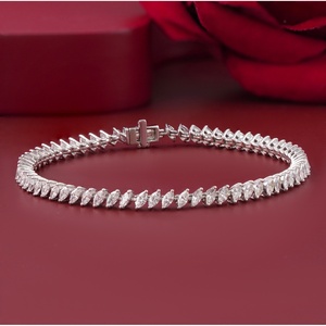 สร้อยข้อมือเทนนิสทองคำแท้ 14K ประดับเพชรทรงมาร์คีส์ 3.03 กะรัต เพาะเลี้ยงในห้องปฏิบัติการ ทอง 10K/สีเหลือง/สีขาว รับรองโดย IGI แบบ Chevron Prong - Product Image 5