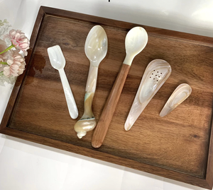 Cuillère en nacre vietnamienne de qualité supérieure, fabriquée à partir de coquilles d'huîtres, pour servir le caviar, le sel, les œufs, la crème glacée, le café et les desserts. - Product Image 3