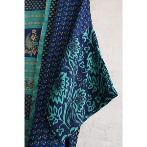 Kimono de Seda Indio Hecho a Mano para Mujer, Bata Corta Estampada para Estar en Casa o Dormir - Product Image 3