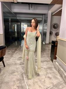 ชุดสูทปาลาซโซ่ผ้าเน็ตเนื้อนุ่มพิเศษสำหรับผู้หญิง ตกแต่งด้วยงานปักเลื่อมแบบจีนเต็มตัว - Product Image 3