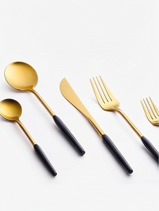Poignée de couleur noire Couverts en acier inoxydable plaqués couleur or Couverts allant au lave-vaisselle pour la maison Restaurant Hôtel Utilisation Ensemble de 5 - Product Image 1
