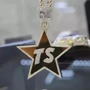 Colgante Personalizado para Hombre con Moissanita Real de Corte Redondo de 3 Quilates, Chapado en Oro Blanco de 14K - Product Image 2