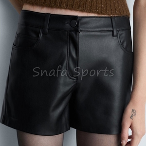 Shorts Tradicionales Bávaros de Cuero para Mujer con Logotipo Bordado, Colores Personalizados y Servicio OEM - Transpirables y Ecológicos - Product Image 3
