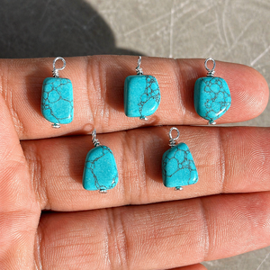 Pendentif en pierre de turquoise naturelle |   Charme bleu brut |   Fournitures de bijouterie en fil métallique - Product Image 1