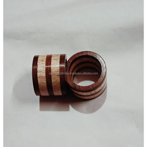 Servilleteros cilíndricos de madera con orificio central Juego de 6 Decoración de mesa minimalista moderna para cenas, eventos, fiestas y uso diario - Product Image 2