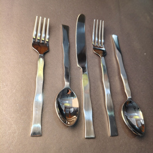 Juego de Cubiertos de Acero Inoxidable de 5 Piezas, Versátiles Sporks y Cucharas Híbridas con Mango Tradicional Acanalado en Forma de Abanico - Product Image 6