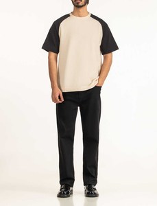 T-shirts pour hommes les plus vendus en provenance du Pakistan, t-shirt élégant à manches courtes avec manches raglan bicolores, corps beige et manches noires - Product Image 4