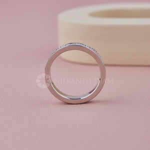 Bague en diamant de synthèse au design tendance, en or blanc, style éternité, taille baguette, design classique pour femme, provenant d'un fournisseur indien - Product Image 3