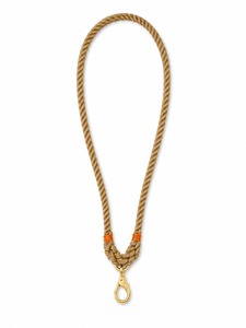 Cordón de alta calidad hecho de poliéster duradero con clip seguro para oficina, eventos escolares y uso diario. - Product Image 2