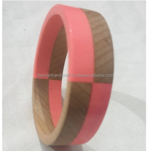 Brazalete Geométrico Irregular Grande de Resina, Modelo Love, Ecológico, Grueso, Apilable, Regalo de Verano para Ella - Product Image 3