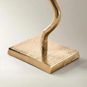 Ensemble de bougeoirs modernes en métal doré ondulé, design abstrait en forme de serpent, pour bougies coniques, décoration de table de luxe créative et unique pour la maison - Product Image 2