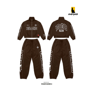 Survêtement personnalisé avec surpiqûres contrastées |   Combinaison technique en nylon marron chocolat |   Fabricant de vestes coupe-vent et de pantalons OEM - Product Image 1