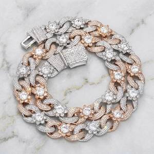 Collier Hip Hop bicolore en moissanite et diamant, chaîne cubaine à maillons floraux sertie de pierres, pour hommes, disponible à la vente - Product Image 5