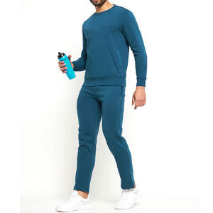 Conjuntos deportivos de dos piezas diseñados para entrenamiento, viajes, sesiones de gimnasio y uso diario. - Product Image 1