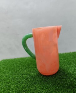 Jarra Moderna de Resina con Diseño Azul Marmoleado, Resistente, Apta para Lavavajillas, Ecológica, para Vino, Cerveza y Fiestas - Product Image 6