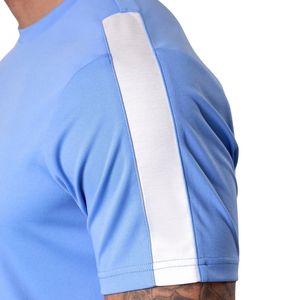 Ensemble t-shirt et short en polyester bleu ciel pour homme, manches courtes, tenue de sport athlétique respirante pour la course à pied, la remise en forme et l'entraînement - Product Image 4