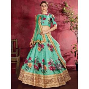 Vêtement de mariage en soie Banglori à imprimé floral vert Lehenga Choli - Product Image 3