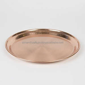Plateau carré en cuivre martelé pour bougies pilier avec bord large et plat – Assiette décorative artisanale pour l'hôtellerie - Product Image 3