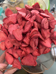 Fraises entières lyophilisées OEM de l'usine du Vietnam pour projets d'emballage de détail, ingrédients alimentaires et distribution internationale - Product Image 2