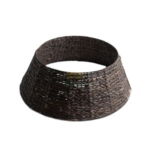 Jupe d'arbre de Noël tissée à la main au Viet Nam Top Selling Asia Factory Seagrass Red Trim Collier d'arbre de Noël - Product Image 1