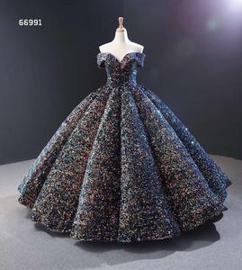 Elegante Vestido de Novia Corte A con Hombros Descubiertos, Escote en V, Encaje Bordado, Cola Catedral, Sin Espalda, Largo hasta el Suelo, Estilo Clásico - Product Image 2
