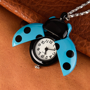 2026 Montre de poche quartz colorée, motif coccinelle de petite taille, style horloge murale, bijou transfrontalier européen et américain - Product Image 4