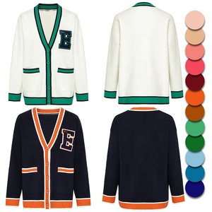 Cárdigan de Punto Vintage con Cuello en V Blanco para Mujer, con Ribete Verde y Parche con la Letra E, Estilo Preppy, Ropa de Invierno, Suéter de Manga Larga - Product Image 3