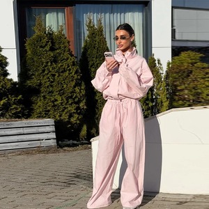 Veste à capuche pour femme, à blocs de couleur, manches longues, coupe-vent, en polyester tissé, pour l'automne - Product Image 2