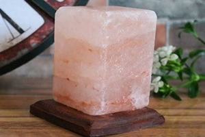 High Quality Handcrafted Himalayan Pink Rock Salt Cube Shaped <b>Lamp</b> with Wooden Stand - Product Image 2