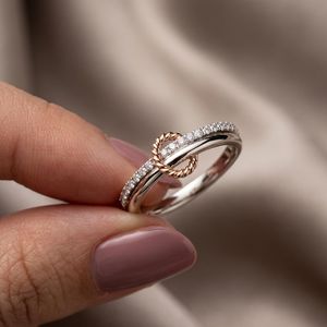 Ensemble de bagues empilables minimalistes en moissanite à coupe ronde, en argent 925, bijoux fins, cadeau de promesse pour les petites amies - Product Image 1
