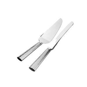 Cuchillo y servidor de acero inoxidable para pastel, diseño único y diferente martillado hecho a mano, mango occidental, cubiertos - Product Image 1