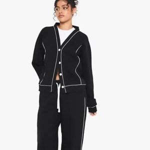 Ensemble de survêtement 3 pièces personnalisable en polyester pour femme, idéal pour l'entraînement et la course, motif uni, haut de sport hiver, vente en gros - Product Image 4