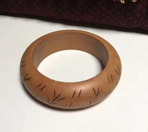 Bijoux en bois artisanaux haut de gamme avec bracelets en bois et décoration en laiton, finition lisse, style Sangria, Craft Emporium - Product Image 5