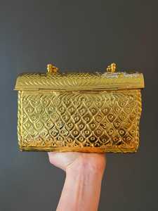 Carteras de mano personalizadas de metal artesanal con forma irregular, tamaño personalizado, de latón grabado, para fiestas, hermosas y a un precio asequible. - Product Image 2