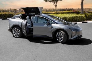 HI P HI X 2022, SUV Eléctrico de Alta Gama con Batería de Litio, Asientos de Cuero, Tracción Delantera, Neumáticos R21 - Product Image 2