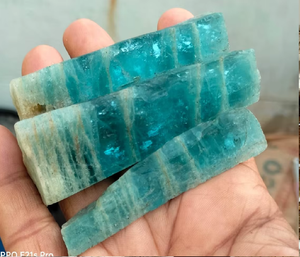 Pierre en vrac personnalisée de haute qualité, cristal d'aigue-marine Karur bleu ciel naturel poli transparent, forme irrégulière, jeu de couleurs - Product Image 6
