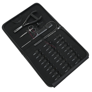 Kit d'outils pour extensions de cheveux noirs pour coiffeurs : Perles à 2 trous, Pince à sertir, Crochet de tirage, Peigne, Ciseaux miniatures et Aiguilles - Product Image 1