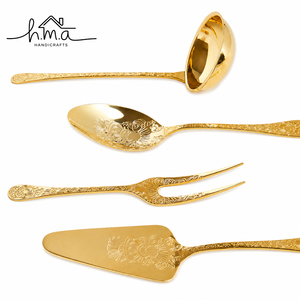 Juego de Cubiertos de Latón Hechos a Mano con Acabado Dorado y Patrón Floral en Relieve, Cuchara, Tenedor y Cuchillo, Elegante Juego de Vajilla para Mesa - Product Image 3