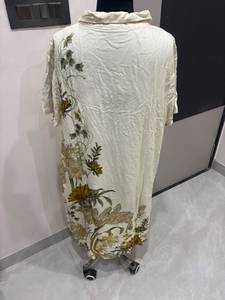 ชุดเดรสยาวลายดอกไม้สีเบจคุณภาพสูง คอปกเสื้อแบบพับได้ แขนสั้น ชุดคุर्ติยาว ชุดนอนลำลอง ชุดลำลองฤดูร้อนสำหรับผู้หญิง - Product Image 6