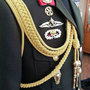 Cordones de Hombro de Alambre Metálico de Lujo de Primera Calidad con Pin de Seguridad para Accesorios de Uniformes Ceremoniales - Product Image 1