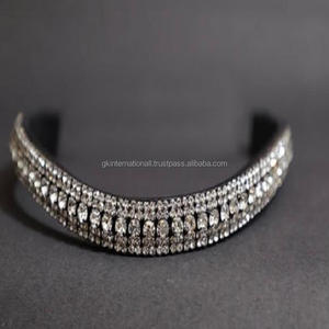 BLING DIAMANTE SPARKLY 5 FILAS BLANCO PERLA CRISTAL NEGRO INGLÉS CUERO CABALLO BROW BAND EN FORMA DE U - Product Image 4