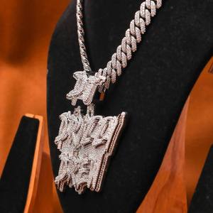 Colgante de Diamante Moissanite Personalizado DJ DRIZZY DREW Club, Plata de Ley 925, Completamente Cubierto de Moissanite, Regalo para Hombre - Product Image 2
