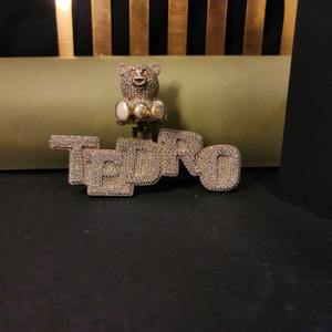 Colgante con Nombre de Osito de Peluche con Diamantes |   Joyería Hip Hop Personalizada - Product Image 1