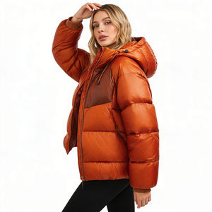 Chaqueta Acolchada de Invierno para Mujer, Estilo Hip Hop, Ecológica, con Logotipo Personalizado, Relleno de Poliéster, Cierre de Cremallera, Tejido Grueso y Cálido - ODM/OEM - Product Image 1