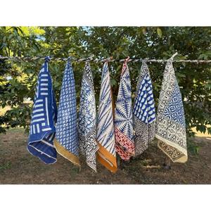Pañuelo bandana de algodón con estampado índigo hecho a mano, estilo bohemio indio, pañuelo cuadrado para la cabeza, pañuelo para el cabello, pañuelo para el cuello para mujer - Product Image 2