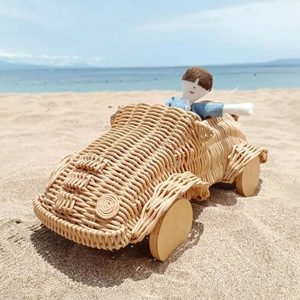 Proveedor vietnamita de coches de juguete de ratán para niños pequeños, juguetes trenzados a mano, coches de juego imaginativos para niños - Product Image 1