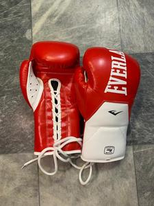Guantes de Boxeo Estilo Mexicano con Cordones, Rojos y Blancos, de Cuero Genuino, para Entrenamiento y Kick Boxing - Product Image 1