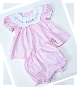 Vente en gros de robes pour bébé fille brodées à la main / Robes pour bébé fille sur mesure. - Product Image 5