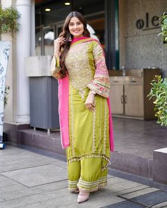 Nuevo Conjunto Palazzo de Diseño Atractivo con Bordado de Seda Vichitra, Lentejuelas y Espejos Reales, Top, Pantalón Palazzo y Dupatta de Organza - Product Image 2